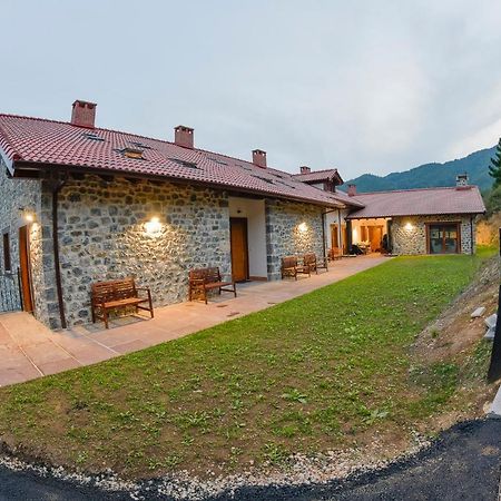 Apartamentos Los Picos De Europa Colio Buitenkant foto