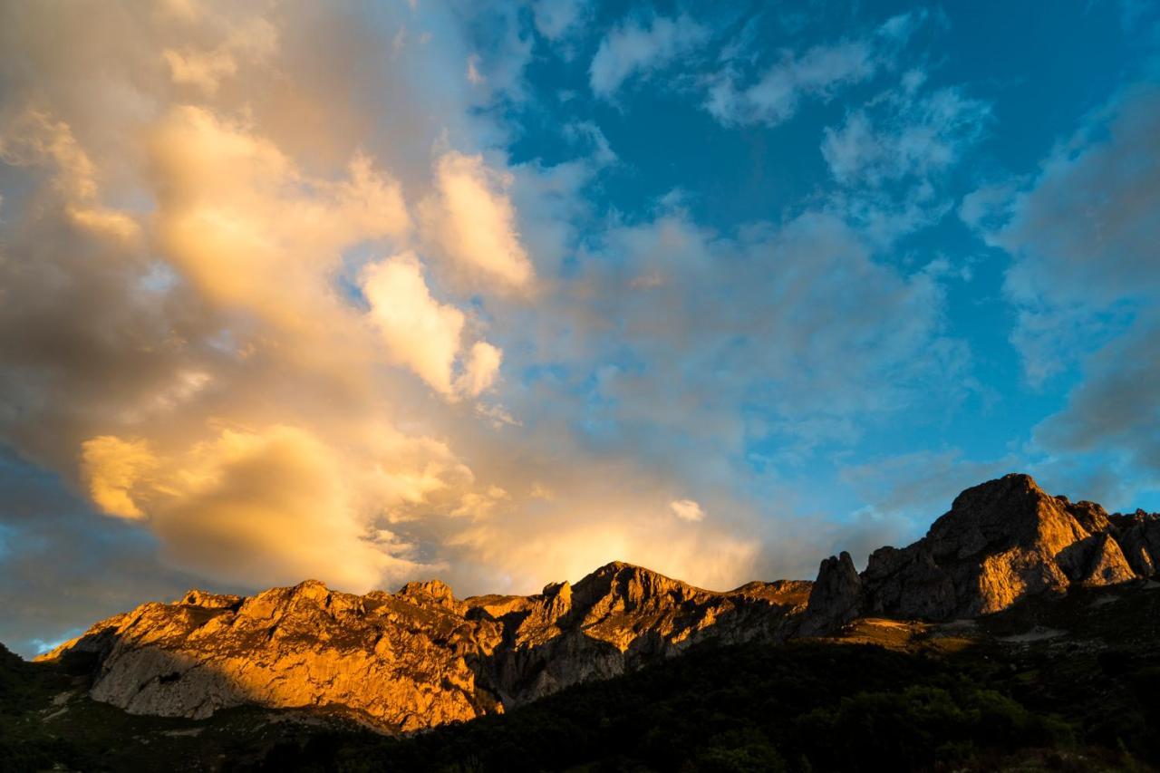 Apartamentos Los Picos De Europa Colio Buitenkant foto